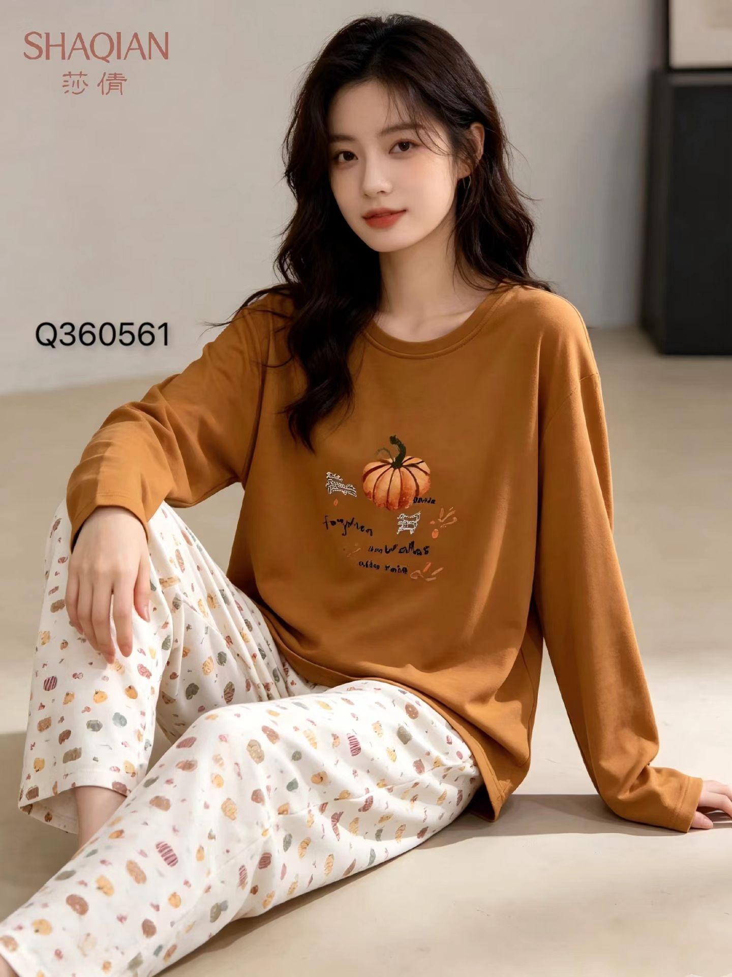 莎倩春秋冬女款棉莫圆领套头长袖带胸垫休闲家居服睡衣360591