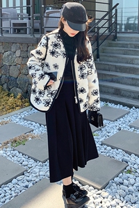 韩版时尚减龄花朵羊羔毛外套女2025冬季新款显瘦保暖加厚棉服棉衣图片
