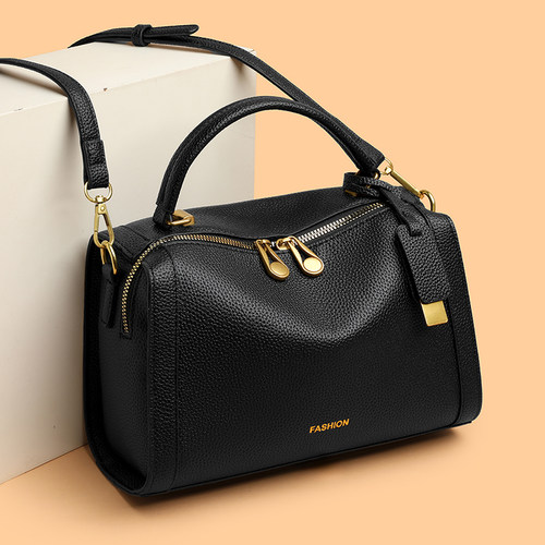 2025新款时尚百搭软皮小方包女单肩斜挎包高级感小众设计包包