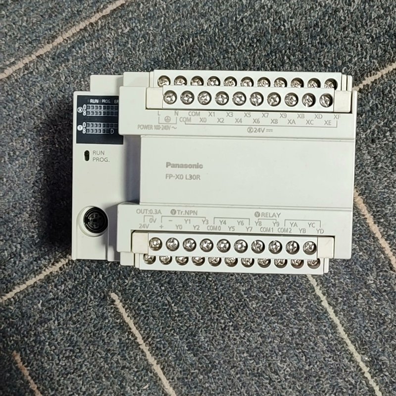 松下FP-XO L30R PLC控制器，原装拆机件，功能包好--议价商品图片