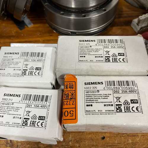 西门子保险丝，型号5SE2310有两盒。5SE2325有两盒--议价商品