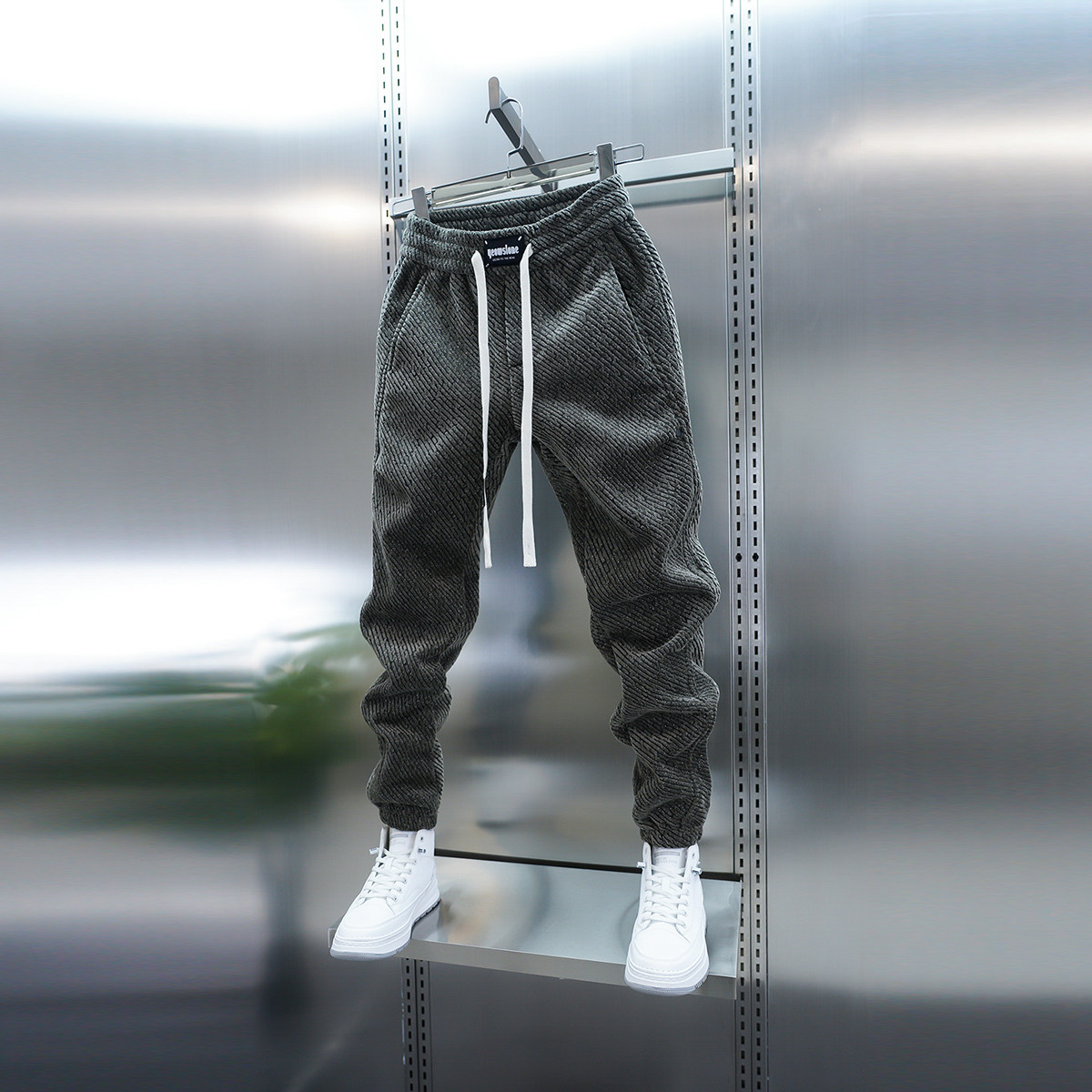 2025男士冬季加绒束脚休闲裤潮流韩版松紧腰运动卫裤百搭小脚裤