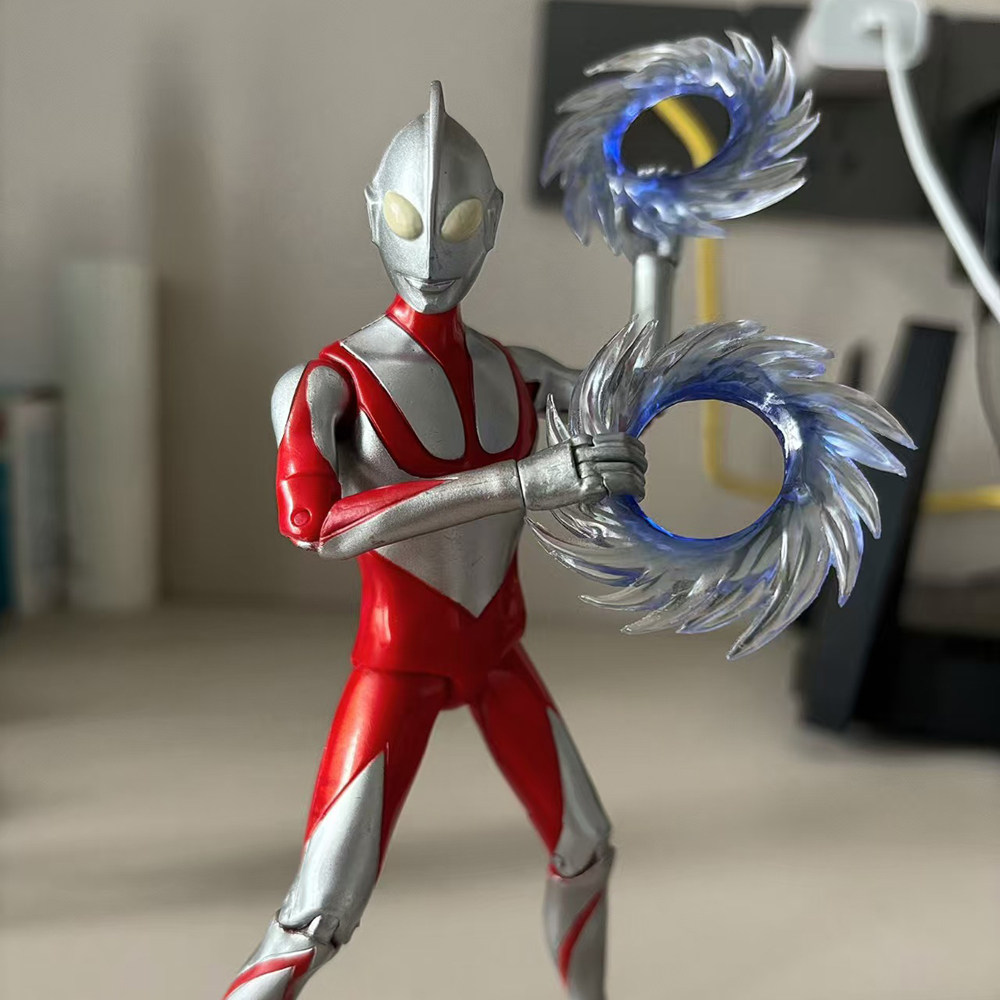 初代真骨雕艾斯迪迦八分光轮武器图片