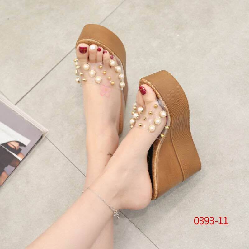 坡跟11cm恨天高2022春夏新款松糕休闲超高跟凉拖鞋女鞋铆钉珍珠拖