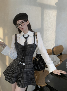KKK STUDIO 2024气质学院休闲百搭辣妹风格子绑带吊带上衣百褶裙
