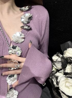 KKK STUDIO 1212 20:00 银色花朵亮片针织衫打底衫女