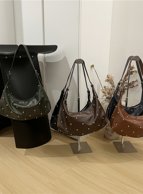 小脏柜 韩国小众设计铆钉时尚个性手提腋下hobo包百搭斜挎饺子包