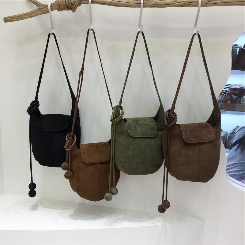 小脏柜 复古南瓜包女2025新款水桶包磨砂麂皮绒高级感单肩斜挎包