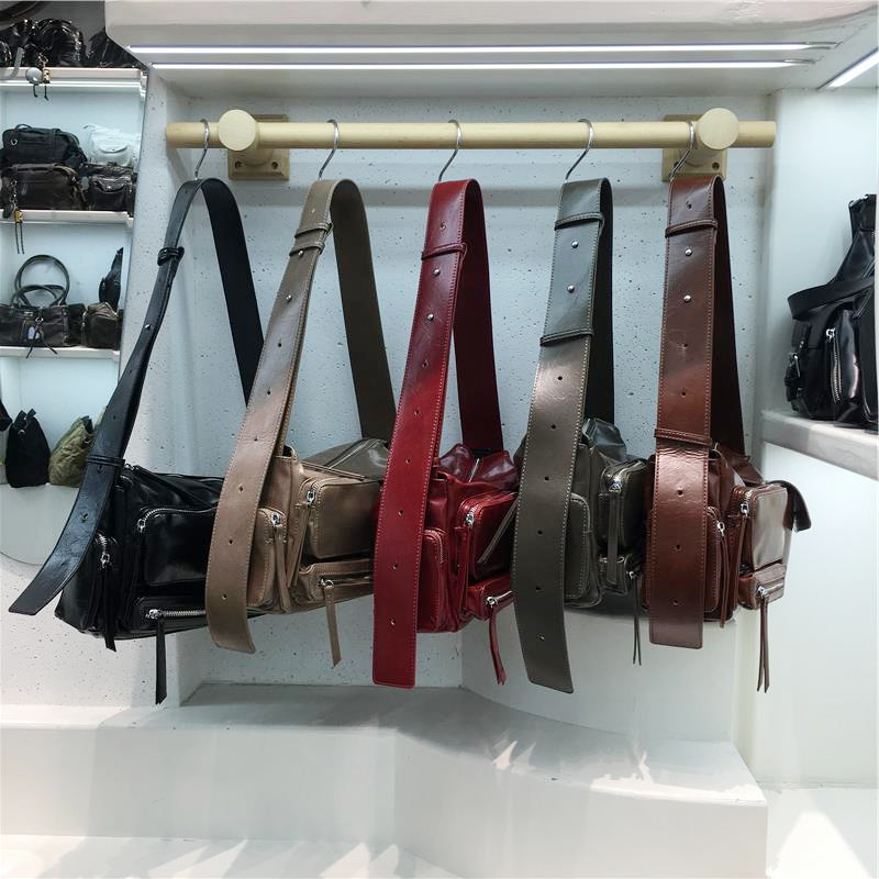 小脏柜 包包女2025秋冬新款潮复古亮面百搭多口袋休闲单肩斜挎包,箱包皮具/热销女包/男包,通用款女包,淘宝优惠券,粉丝福利购,淘宝优惠卷