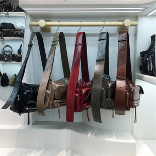 小脏柜 潮复古亮面百搭多口袋休闲单肩斜挎包 包包女2025秋冬新款