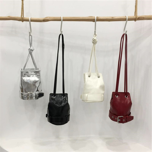 小脏柜 韩国小众抽绳水桶包复古质感休闲百搭简约单肩斜挎女包包