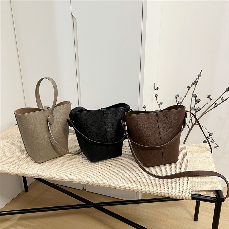 小脏柜 小众设计高级感植鞣软皮手提菜篮子水桶包复古单肩斜挎包