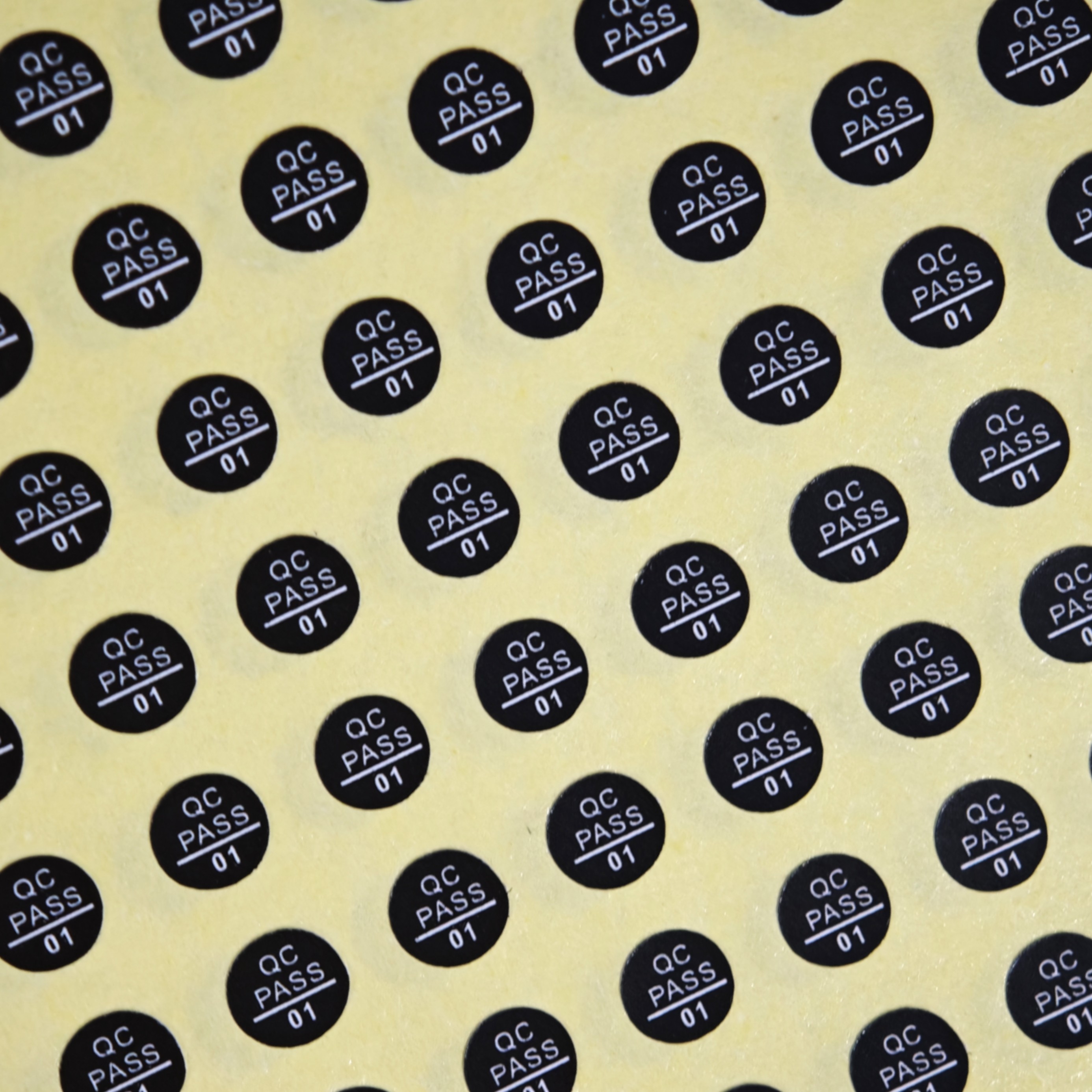 厂家供小号检验标识贴纸圆6MM质检员编号贴QC PASS号码不干胶标贴