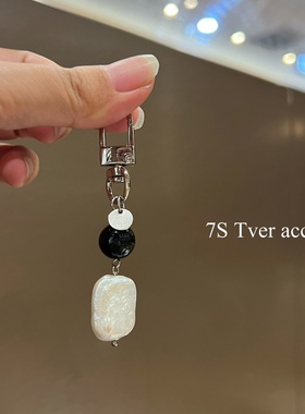 现Tveracc韩国进口巴洛克复古珍珠串珠钥匙扣挂件女包包挂饰简约