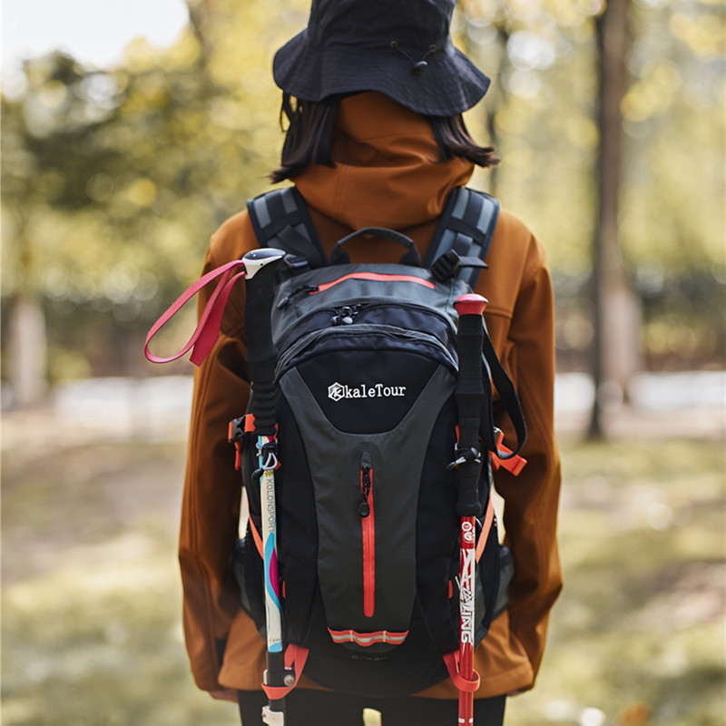 轻便防水户外登山包徒步男女30升