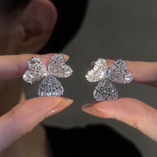 新款韩国镶锆石S925银针超闪四叶花朵耳钉优雅贵气时尚耳环耳饰女