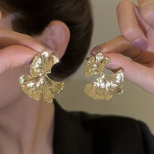 欧美夸张设计感银杏叶高级感耳环