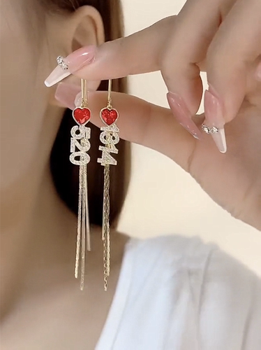 520红水晶爱心耳线耳环拍下减5元