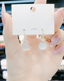 日韩流行新款白猫眼石珠子耳扣式耳环高级感小巧精致百搭气质耳饰