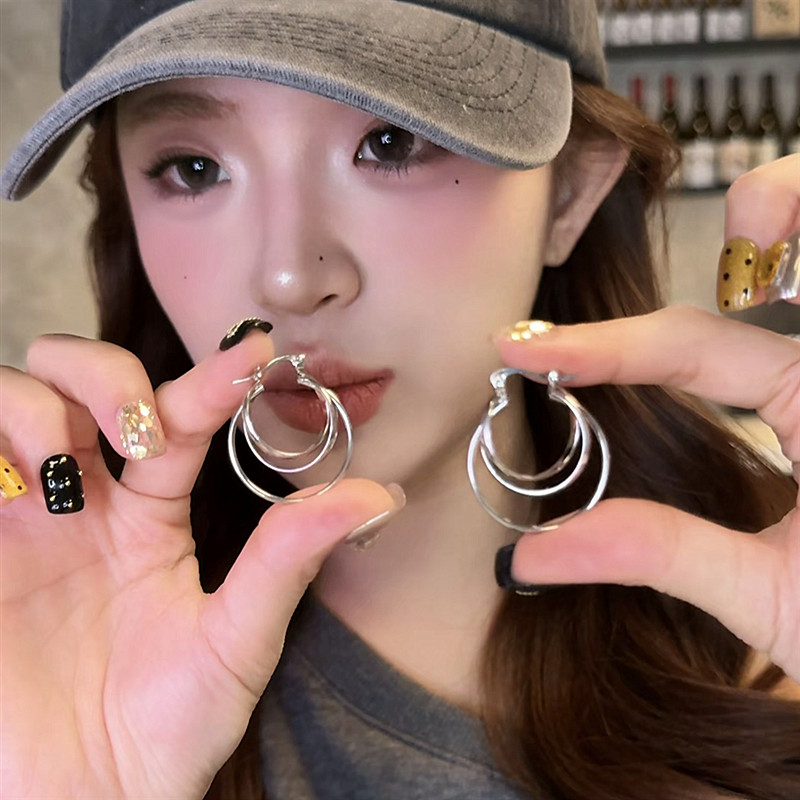 欧美经典款三层交叉耳环