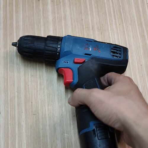 议价东成DCJZ1601充电式电钻，16V锂电池，双速可调，1-维修