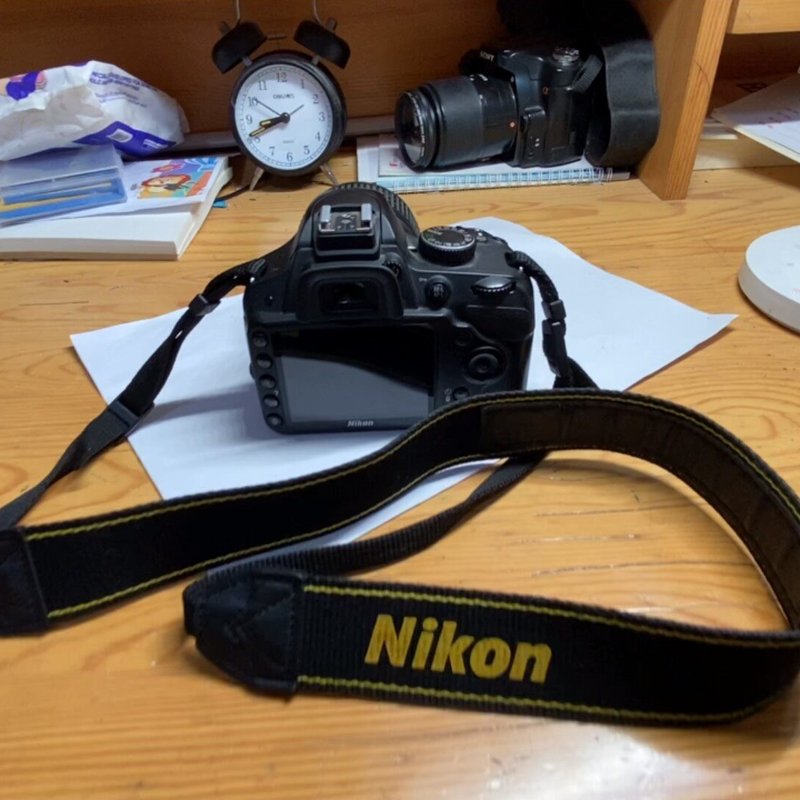 议价一台尼康 d3200 18-55 套机，成色比较新，单位来维修