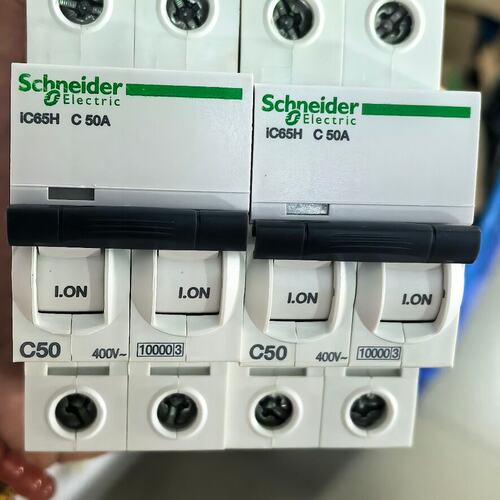 议价施耐德iC65H空气开关，C50A 2P，拆机货，保正品，维修