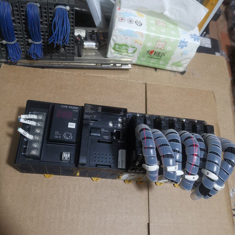 议价CJ1W-PA205C原装正品欧姆龙电源，整套拆机9成新，外维修
