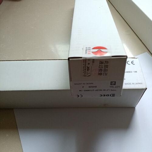 和泉led灯，LF1B-NC3P-2THWW2-1M ，全新