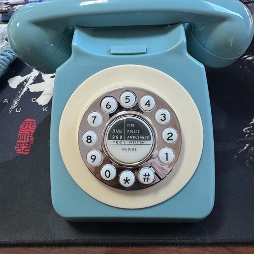 议价Retro Telephone 复古电话机，天蓝色，带原装包维修