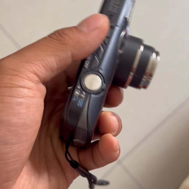 议价佳能ixus210,通电内,外屏好的,没反应,外壳完维修