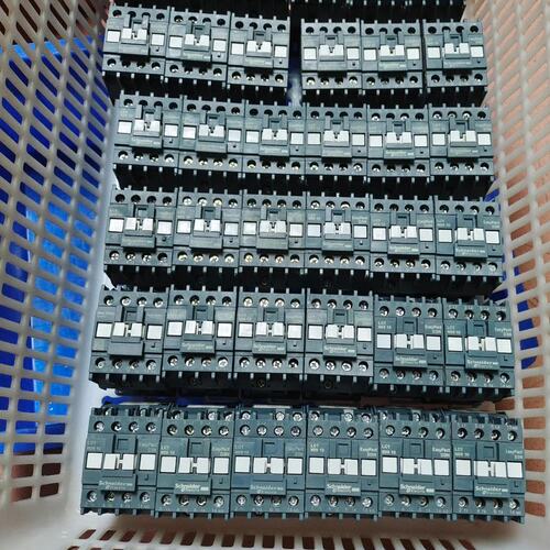 议价施耐德交流接触器LC1N0910M5N,LC1N3210M5维修