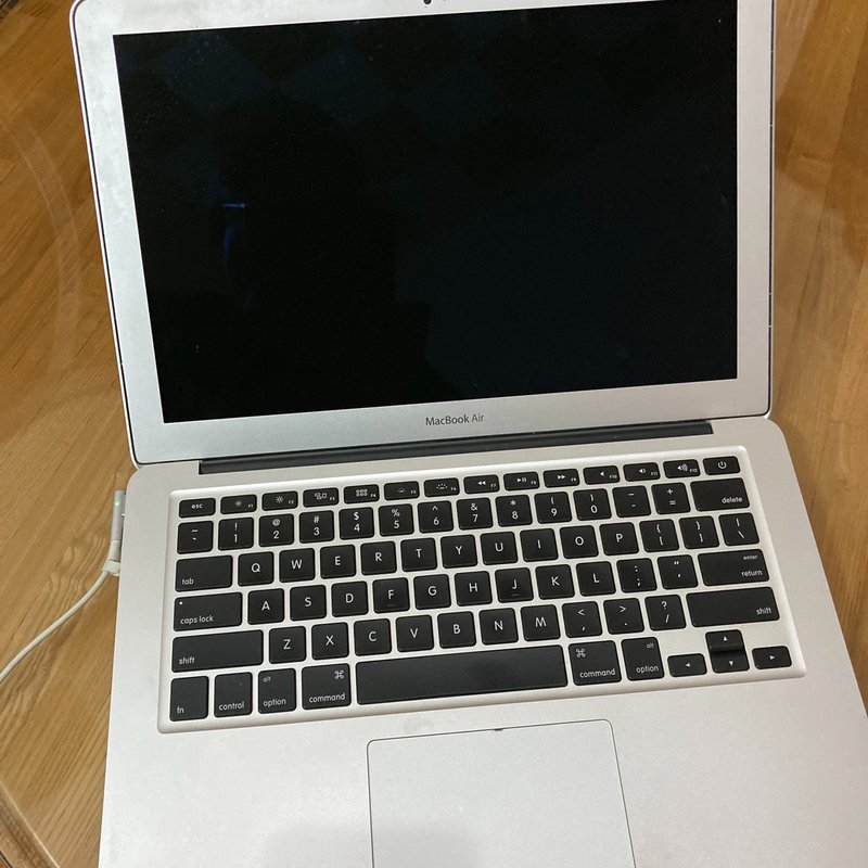MacBook Air 13寸，型号a1369，银色，原