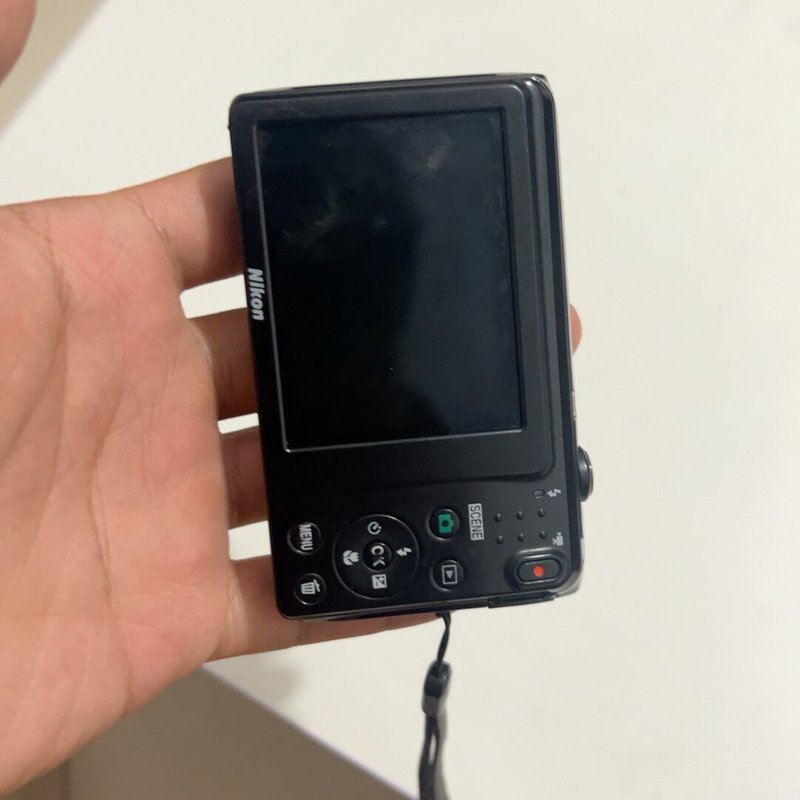 议价尼康s3700,光圈有点翘,不影响使用维修