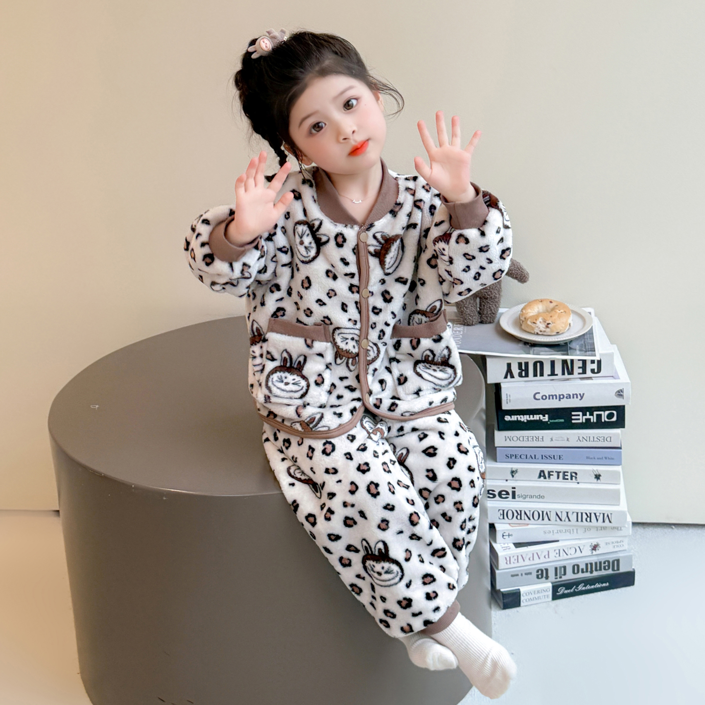 女童睡衣法兰绒秋冬季儿童小宝宝珊瑚绒加厚冬款拉布布家居服套装