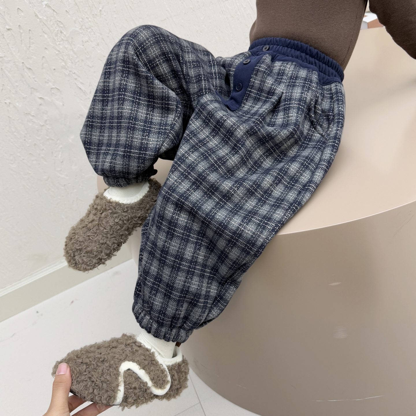 女童加绒裤子2025冬季新款宝宝洋气格子一体绒卫裤儿童休闲束脚裤