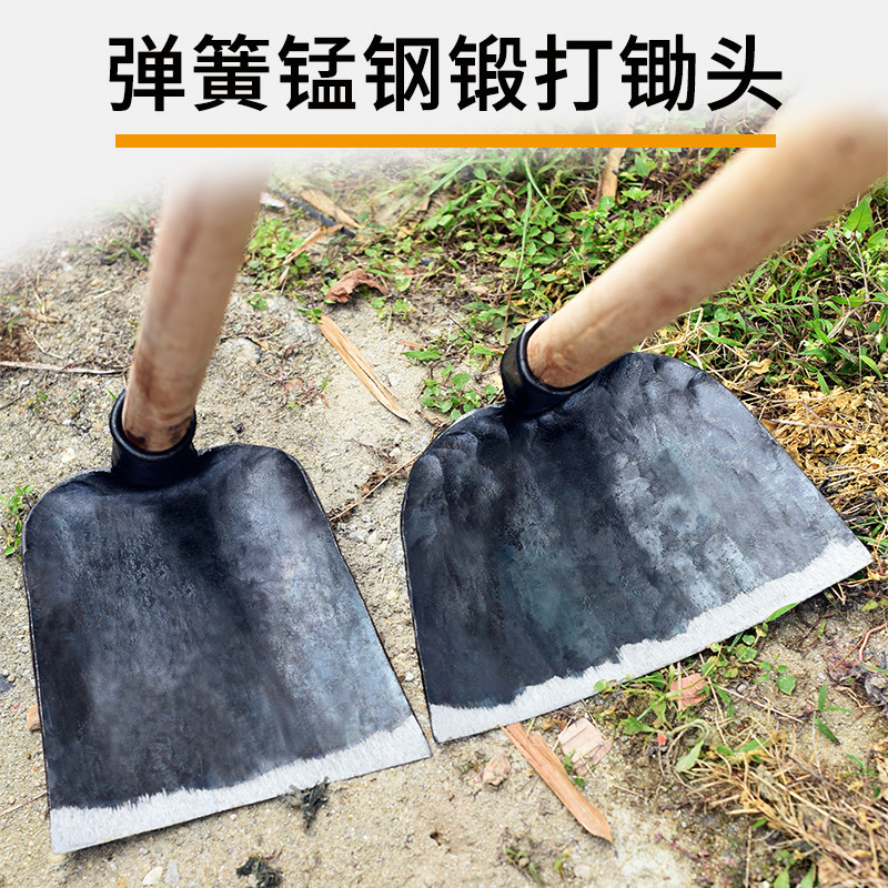 九哥锻打锄头开荒松土耕地种菜