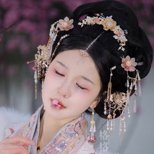 浅色新娘分体套装发饰