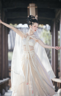 素 异域风敦煌飞天斗篷西域女神公主汉元 格格间原创设计 洛神