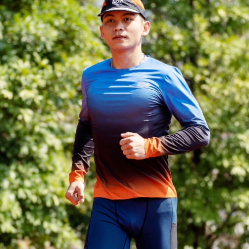 URG跑步运动男女舒适保暖长袖T恤