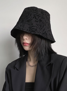 黑色日系素颜遮脸豹纹直筒水桶帽子女早春秋夏季显脸小自闭渔夫帽