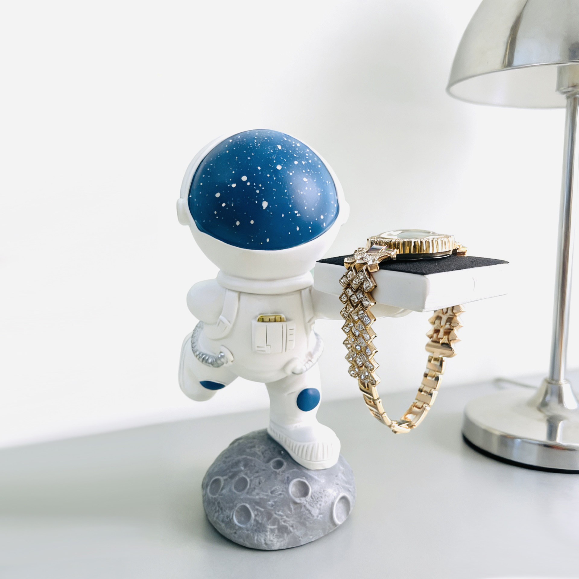 创意太空人手表架桌面摆件可爱宇航员造型手表支架展示架装饰礼物,家居饰品,桌面摆件,淘宝优惠券,粉丝福利购,淘宝优惠卷