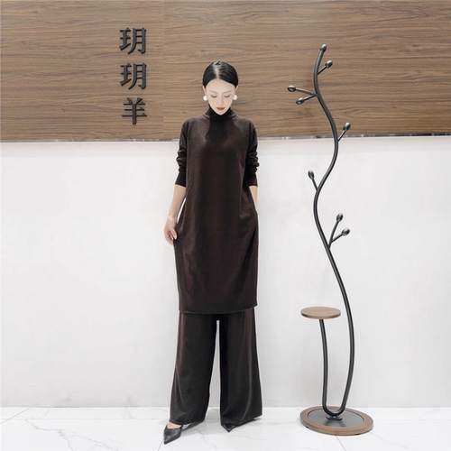 A309深咖色设计师款秋冬长款轻奢休闲针织两件套