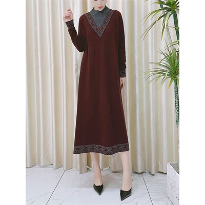玥玥羊波尔多红提花设计款羊毛秋冬季新品轻奢针织连衣裙复古裙