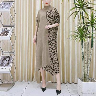 卡其豹纹不对称拼接半高领宽松直筒复古时髦不挑身连衣裙