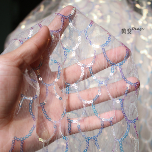 幻彩人鱼网纱亮片布料创意镭射鳞片渐变裙子礼服装高档设计师面料