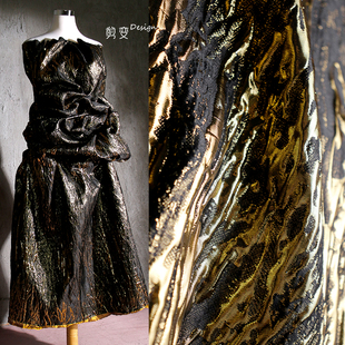 暗黑金纹理立体提花肌理布料高档裤子上衣服装条纹浮雕设计师面料