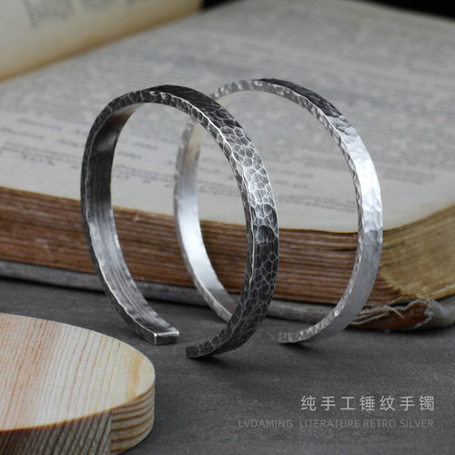 复古风格999足银手工锤纹手镯