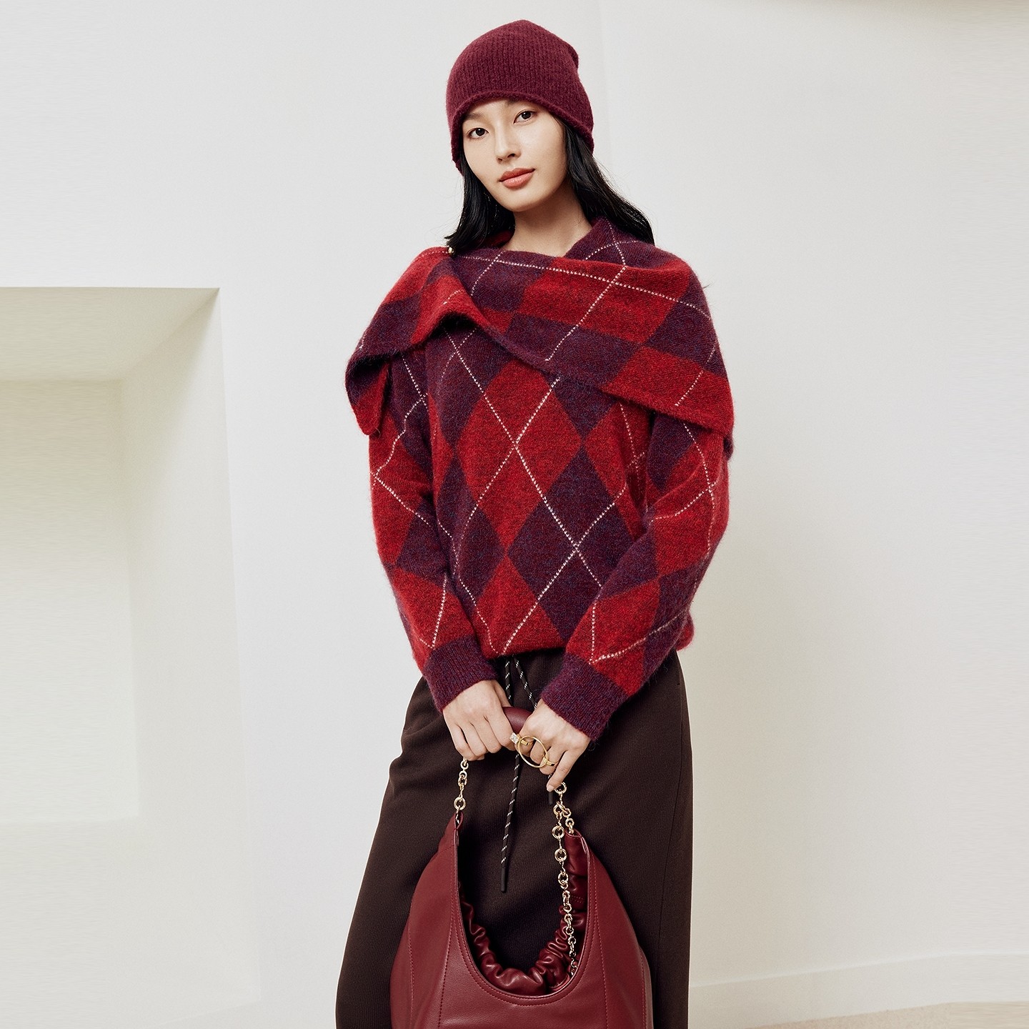 FS时髦复古圆领菱格纹套头针织毛衣女25冬新款9528A