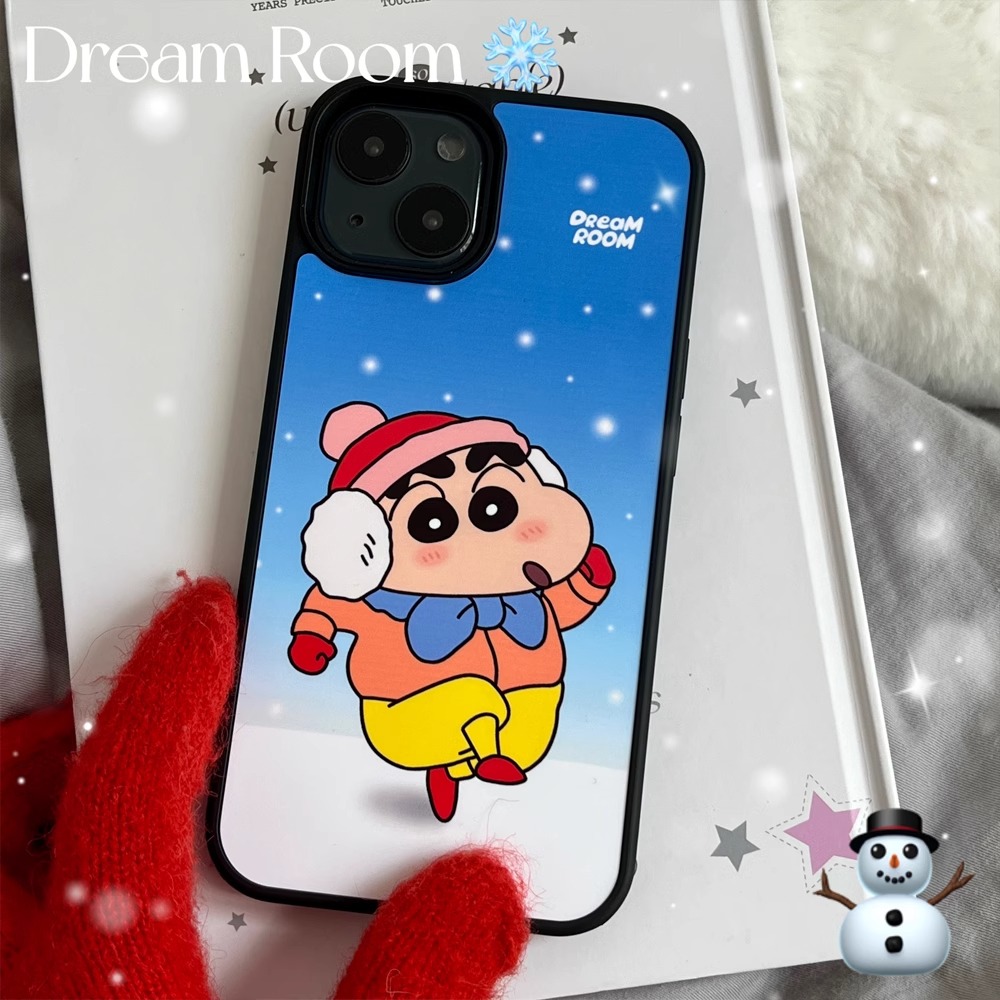 可爱蜡笔小新冬日雪地ins亚克力黑边适用苹果iPhone16promax手机壳15pro小米14Pro保护套华为mate三星S23荣耀